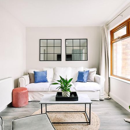 Family Town House Villa Белфаст Екстериор снимка