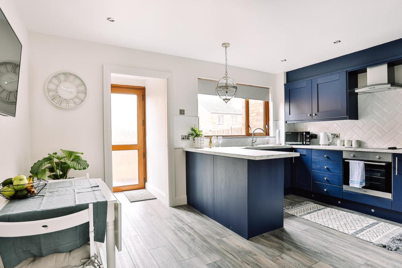 Family Town House Villa Белфаст Екстериор снимка