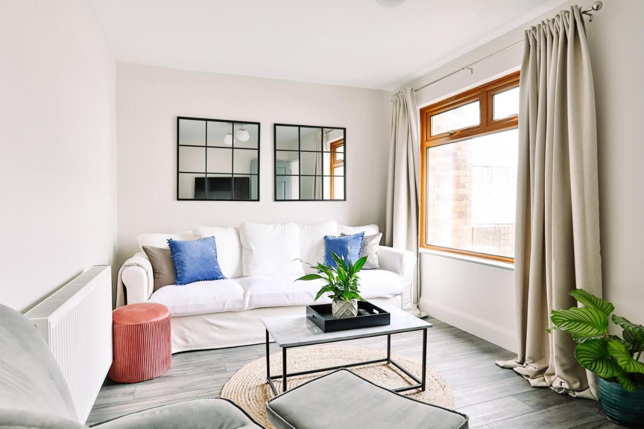 Family Town House Villa Белфаст Екстериор снимка