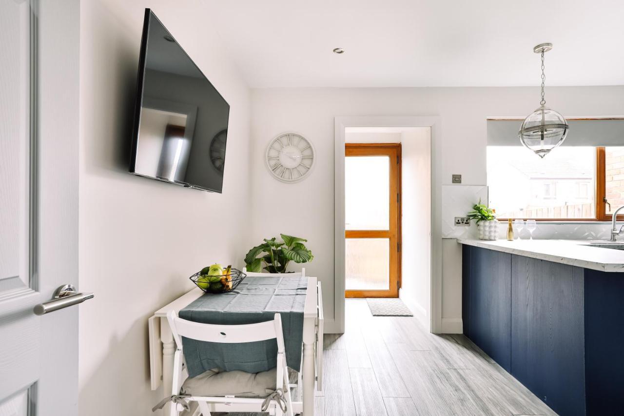 Family Town House Villa Белфаст Екстериор снимка